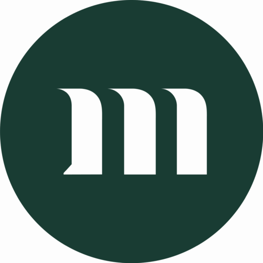 Logo elegante con tre linee bianche su sfondo verde scuro per il branding